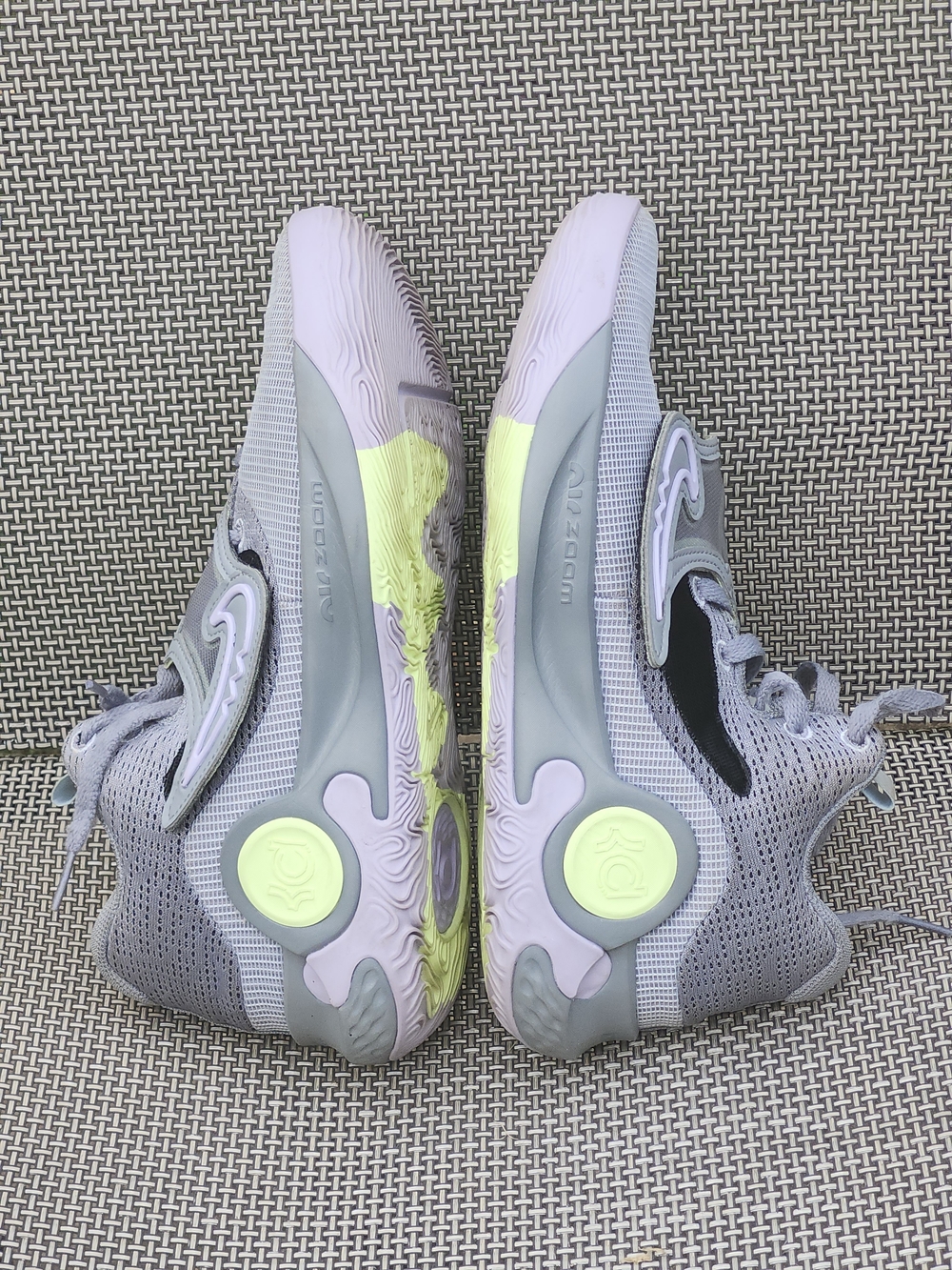 Nike KD 15 Basketball Shoes Gray Lavender Lime Size 8.5
